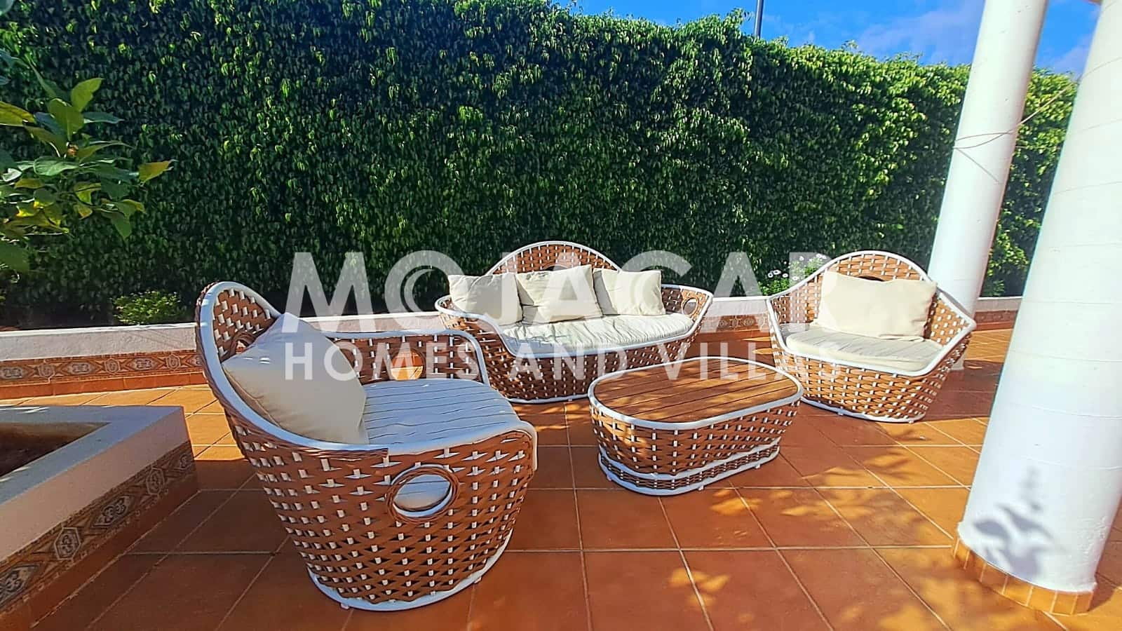 4 slaapkamer Villa voor vakantieverhuur in Mojacar met zwembad garage - € 980 (Ref: 9383188)