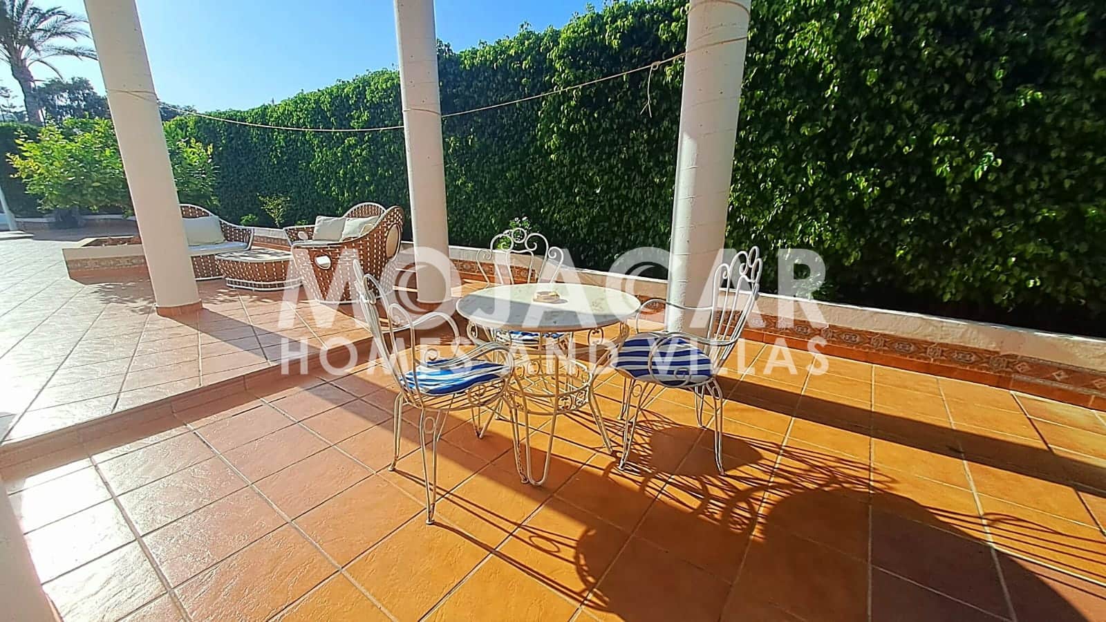 4 slaapkamer Villa voor vakantieverhuur in Mojacar met zwembad garage - € 980 (Ref: 9383188)