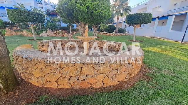 4 slaapkamer Villa voor vakantieverhuur in Mojácar met zwembad garage - € 980 (Ref: 9383188)