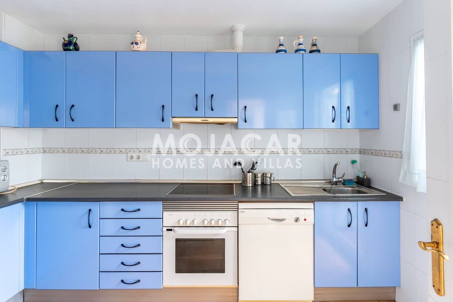 3 bedroom Semi-detached Villa for sale in Mojacar with pool garage - € 350,000 (Ref: 9499544)