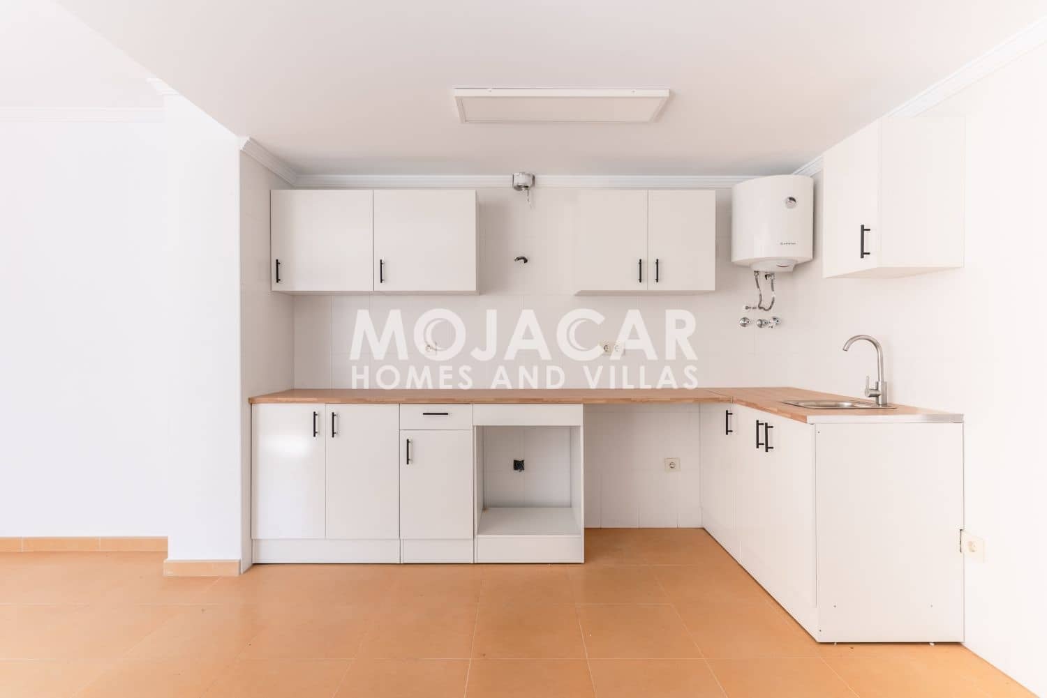 Apartamento de 2 habitaciones en Turre en venta con piscina garaje - 108.000 € (Ref: 9499547)