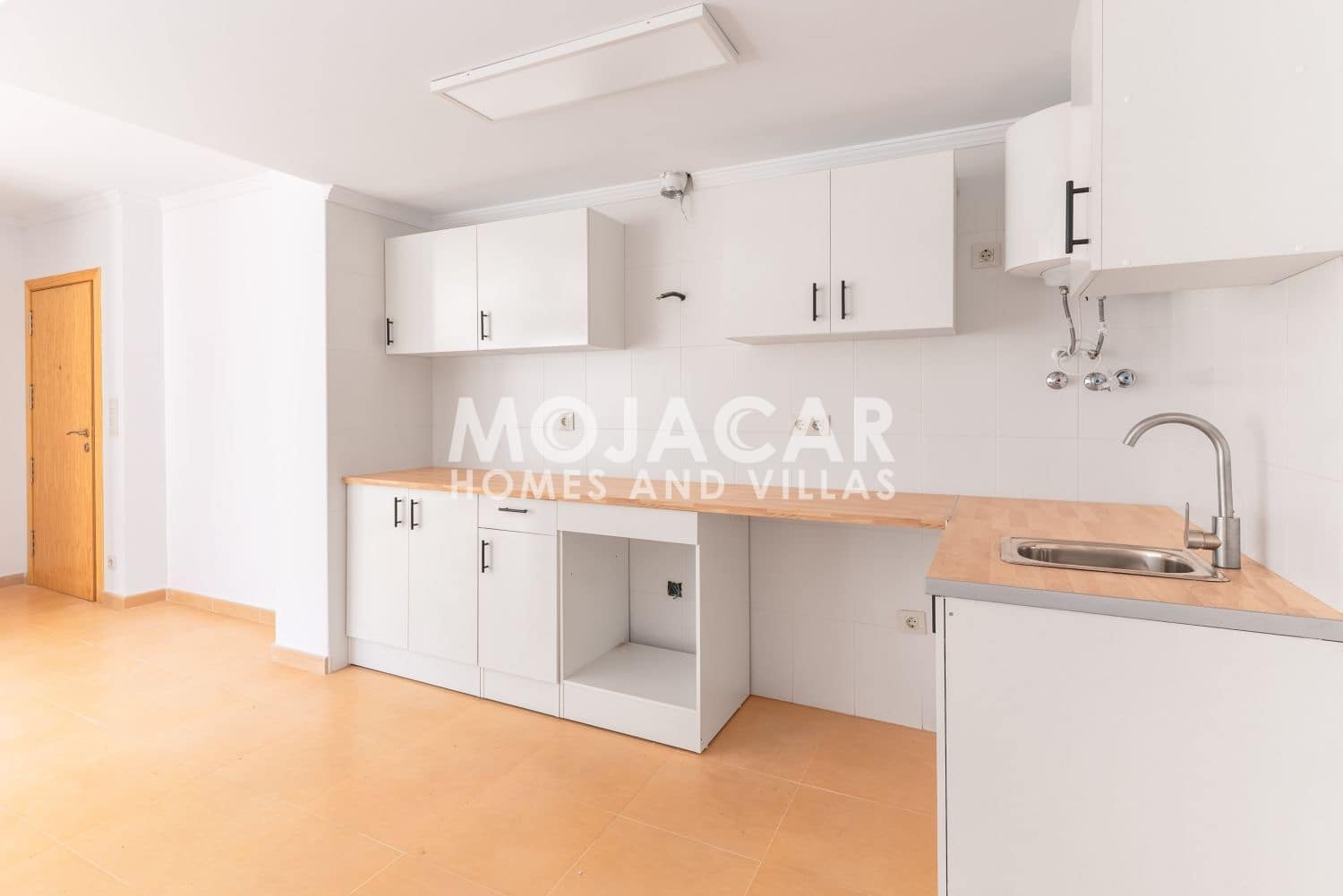 Apartamento de 2 habitaciones en Turre en venta con piscina garaje - 108.000 € (Ref: 9499547)