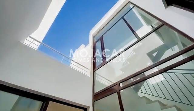 Casa de 4 habitaciones en Mojácar en venta con piscina garaje - 395.000 € (Ref: 9606296)