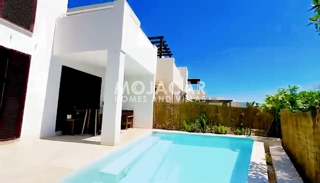 Casa de 4 habitaciones en Mojácar en venta con piscina garaje - 395.000 € (Ref: 9606296)
