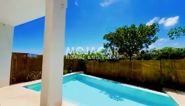 Casa de 4 habitaciones en Mojácar en venta con piscina garaje - 395.000 € (Ref: 9606296)