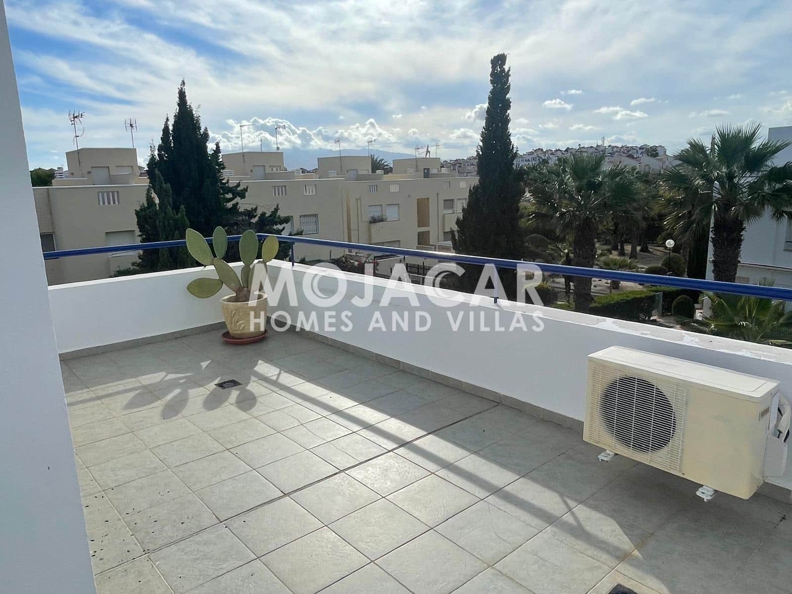 3 soverom Rekkehus til salgs i Vera med svømmebasseng garasje - € 580 000 (Ref: 9606406)