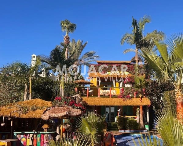 3 slaapkamer Villa te koop in Cala Marqués, Vera met zwembad garage - € 1.095.000 (Ref: 9606493)