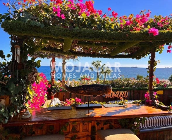 3 slaapkamer Villa te koop in Cala Marqués, Vera met zwembad garage - € 1.095.000 (Ref: 9606493)