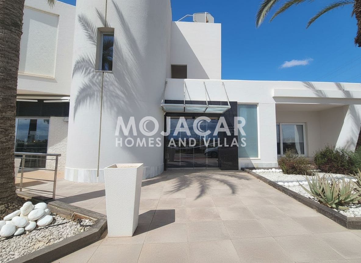 Hotel de 25 habitaciones en Vera en venta con piscina garaje - 5.500.500 € (Ref: 9656937)