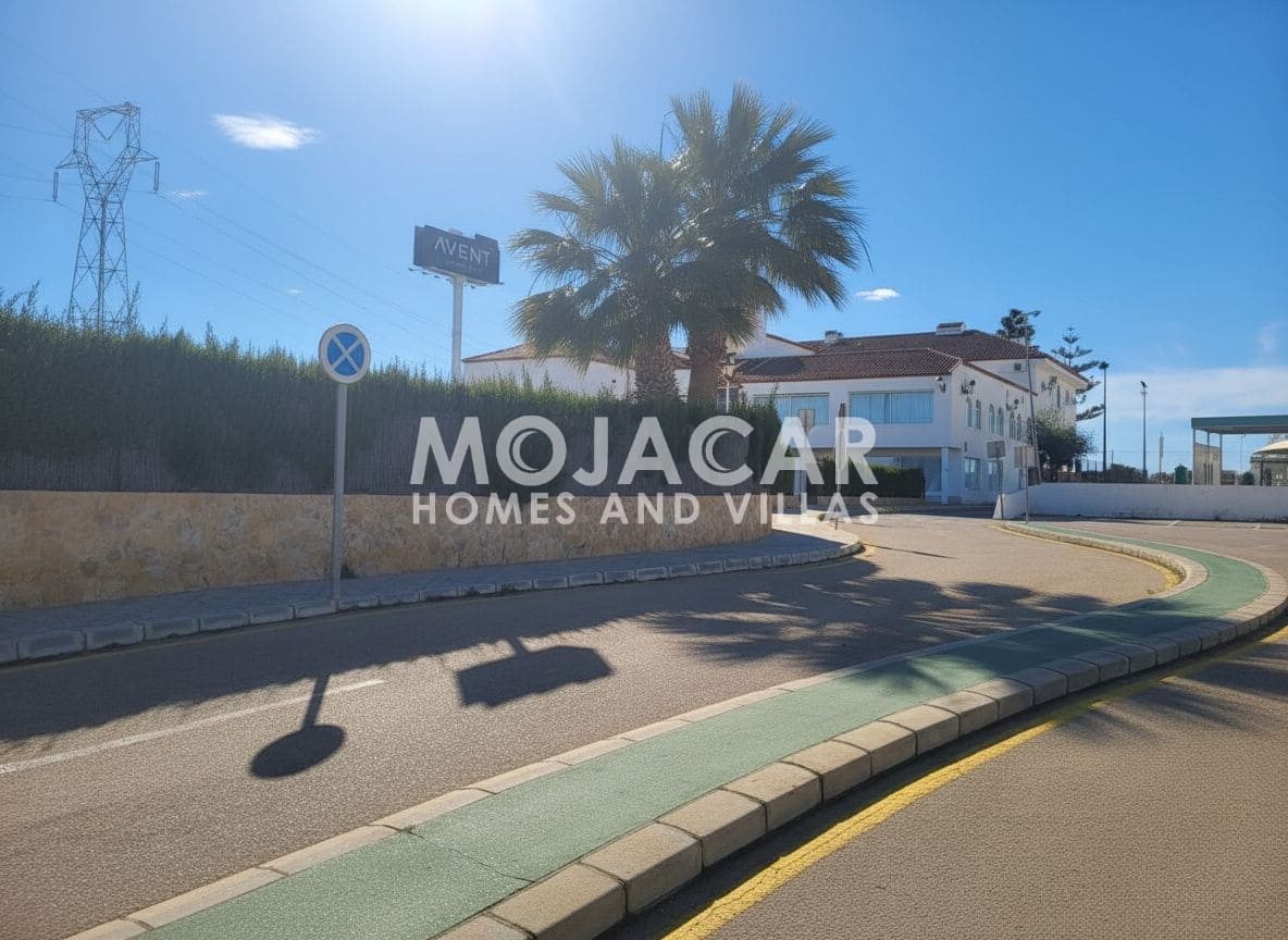 Hotel de 25 habitaciones en Vera en venta con piscina garaje - 5.500.500 € (Ref: 9656937)