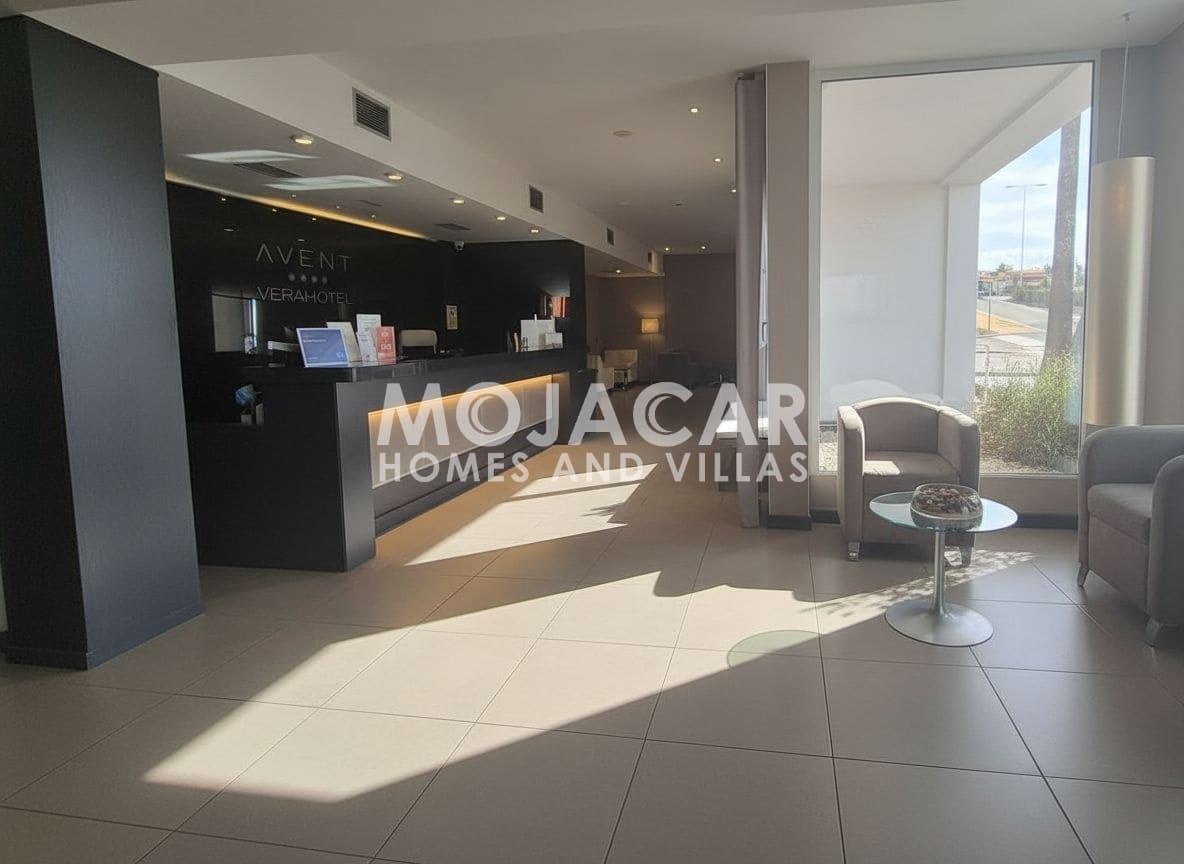 Hotel de 25 habitaciones en Vera en venta con piscina garaje - 5.500.500 € (Ref: 9656937)