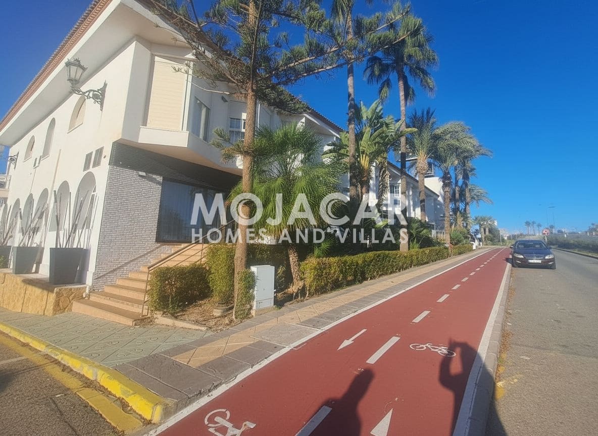 Hotel de 25 habitaciones en Vera en venta con piscina garaje - 5.500.500 € (Ref: 9656937)