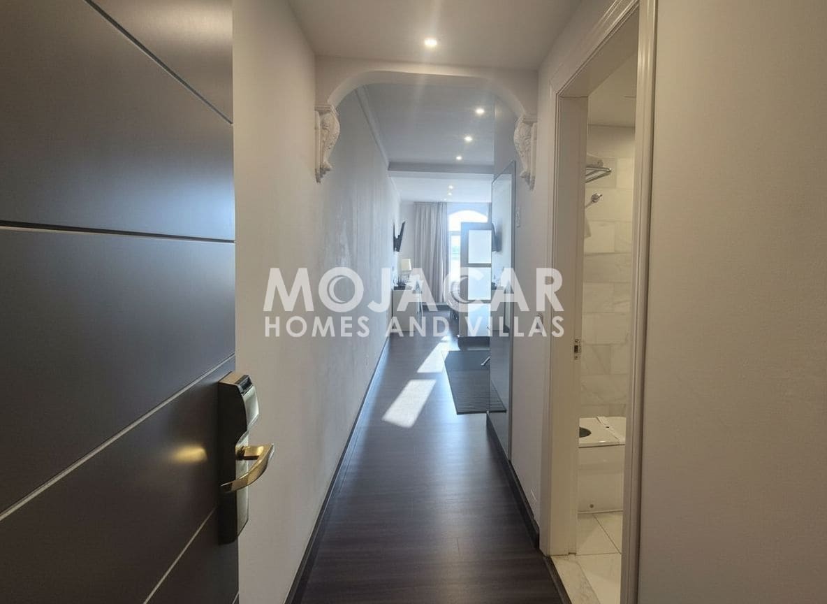 Hotel de 25 habitaciones en Vera en venta con piscina garaje - 5.500.500 € (Ref: 9656937)