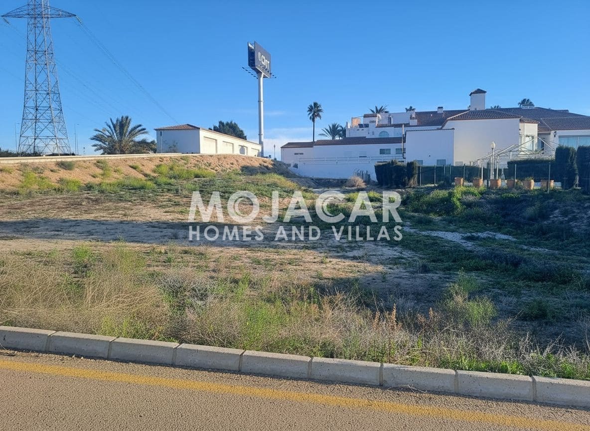 Hotel de 25 habitaciones en Vera en venta con piscina garaje - 5.500.500 € (Ref: 9656937)