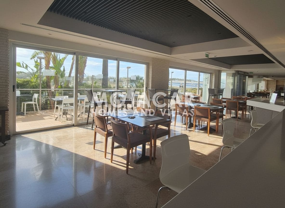 Hotel de 25 habitaciones en Vera en venta con piscina garaje - 5.500.500 € (Ref: 9656937)