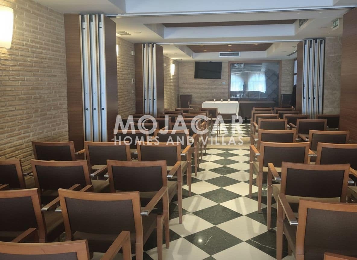 Hotel de 25 habitaciones en Vera en venta con piscina garaje - 5.500.500 € (Ref: 9656937)