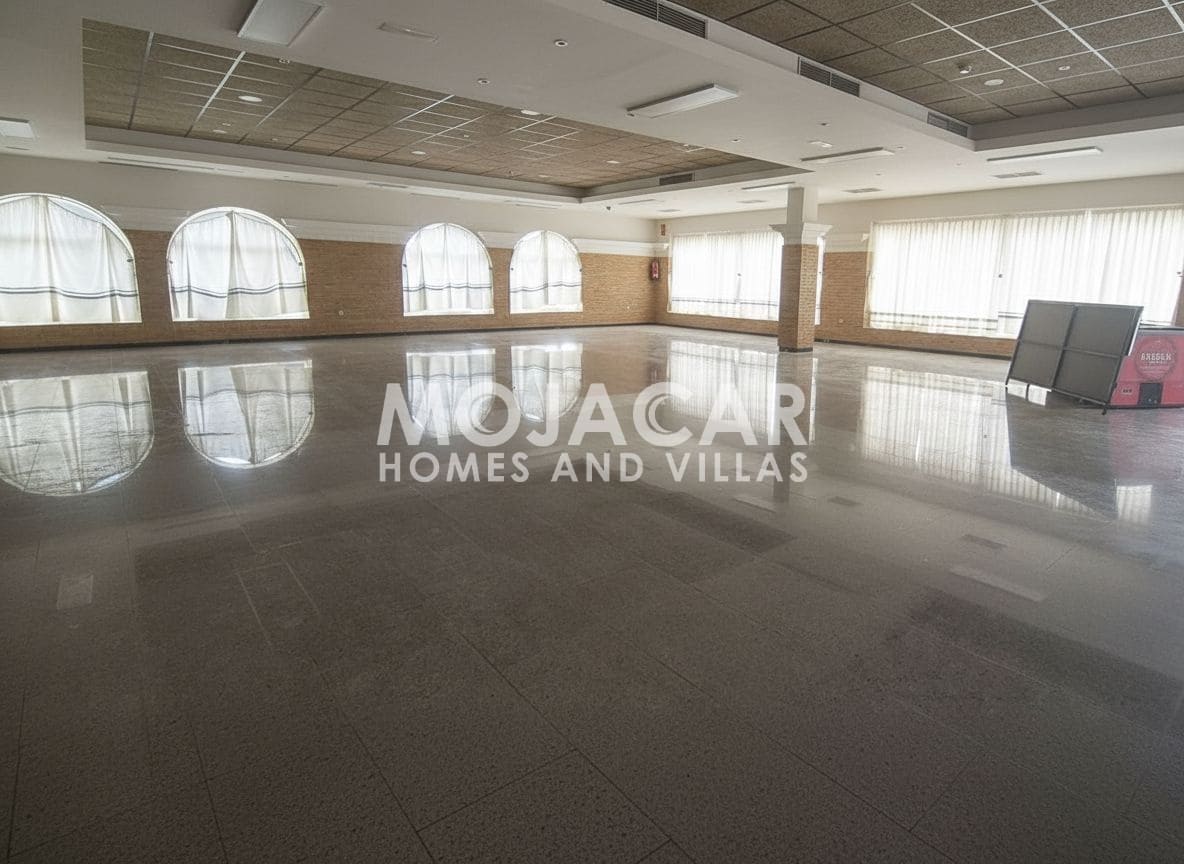 Hotel de 25 habitaciones en Vera en venta con piscina garaje - 5.500.500 € (Ref: 9656937)