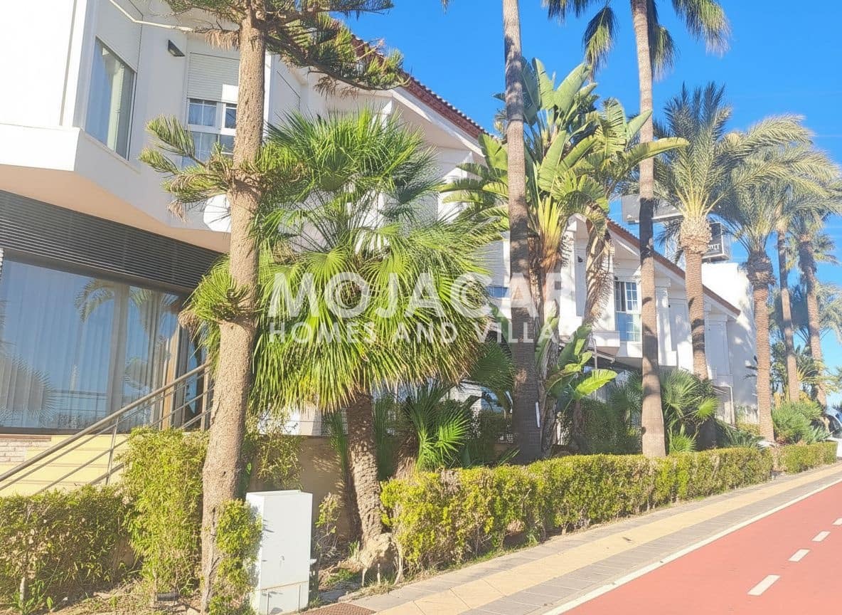 Hotel de 25 habitaciones en Vera en venta con piscina garaje - 5.500.500 € (Ref: 9656937)