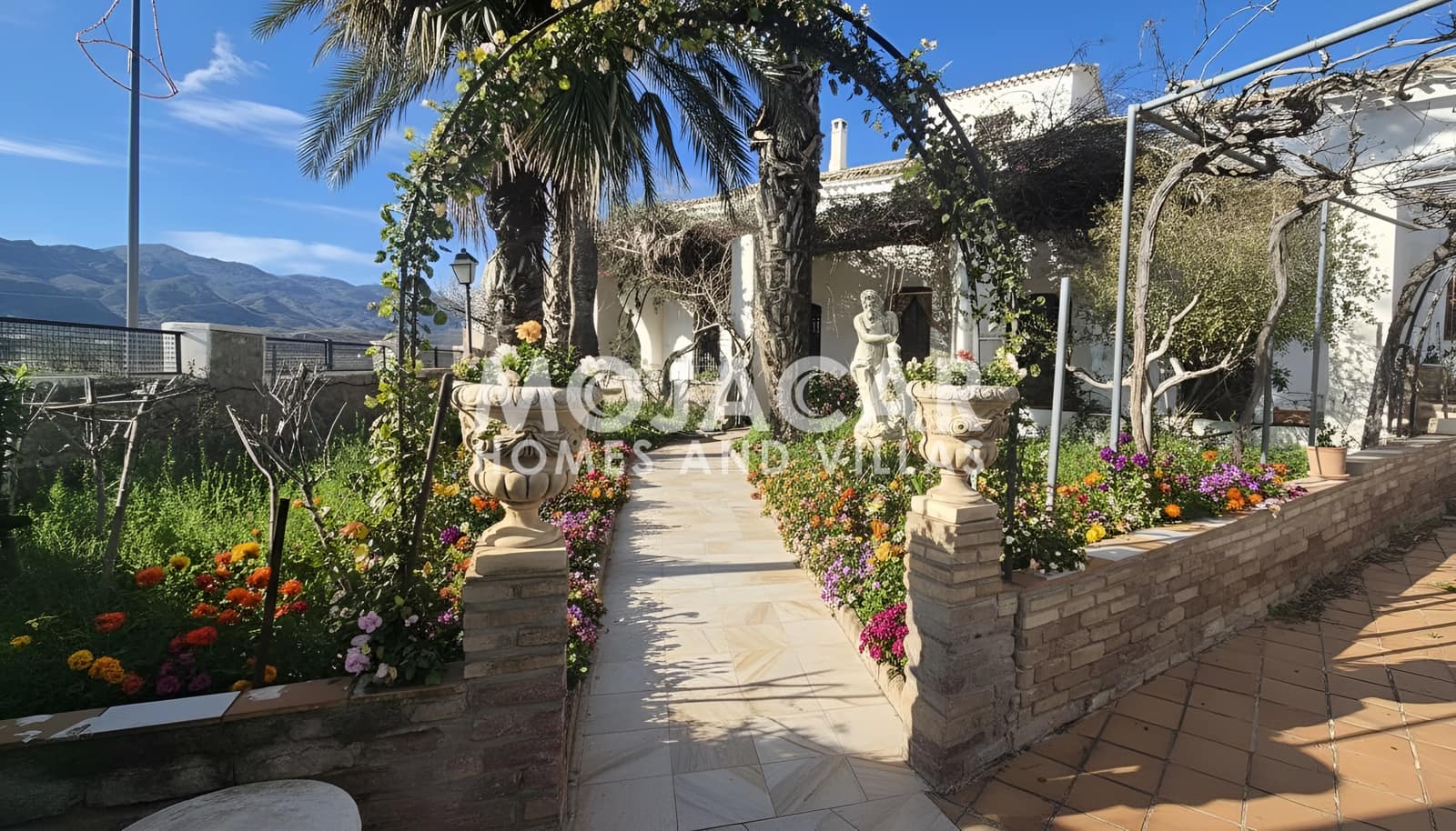 9 sovrum Kommersiell till salu i Mojacar med garage - 1 299 000 € (Ref: 9669699)