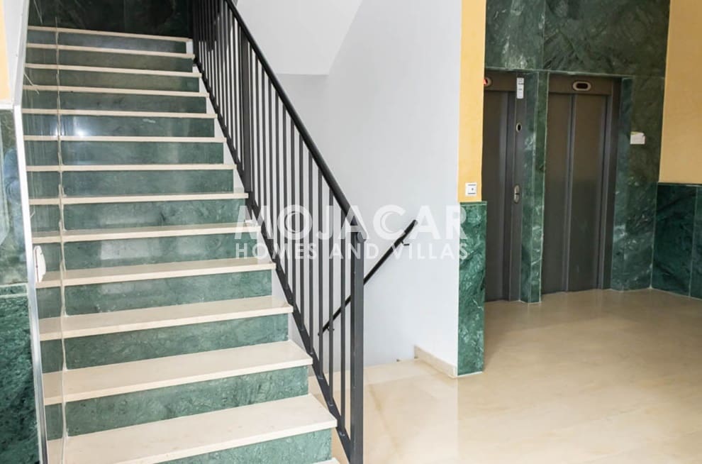 3 bedroom Apartment for sale in Garrucha with garage - € 289,000 (Ref: 9747101)