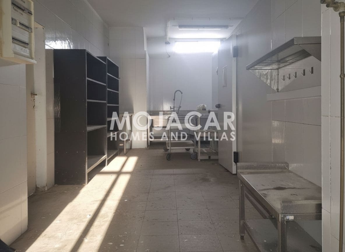 Erhverv til salg i Mojacar med garage - € 1.999.000 (Ref: 9946564)