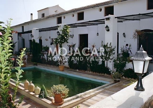 9 Zimmer Villa zu verkaufen in Mojácar mit Garage - 949.000 € (Ref: 9950292)