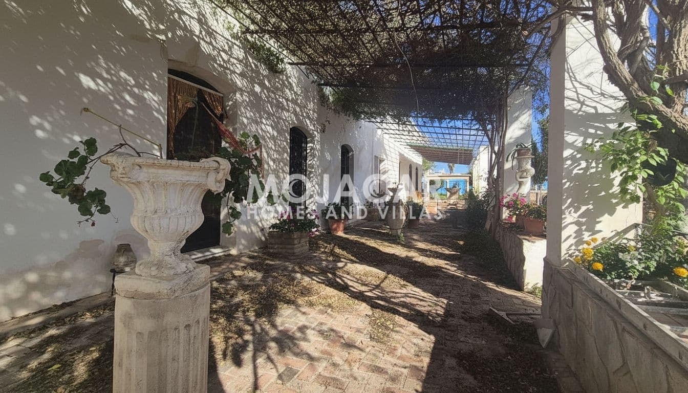 9 Zimmer Pension zu verkaufen in Mojacar mit Garage - 949.000 € (Ref: 9950447)