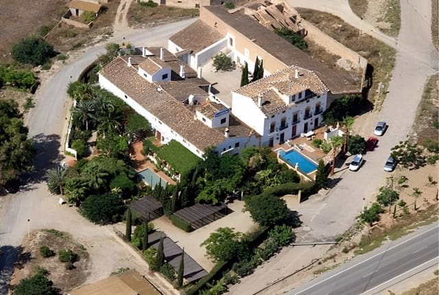Pensión/Hostal de 9 habitaciones en Mojácar en venta con garaje - 949.000 € (Ref: 9950447)