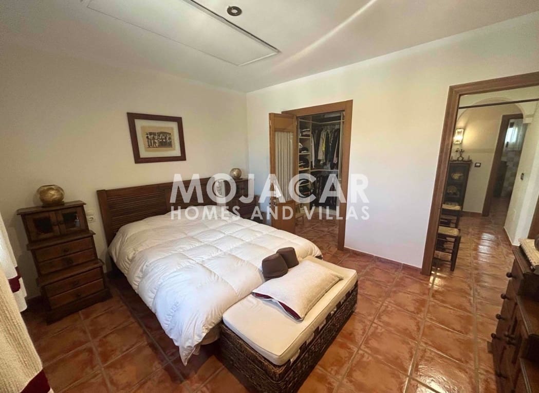 3 soveværelse Villa til salg i Mojacar med swimmingpool garage - € 398.000 (Ref: 9972229)