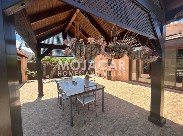 3 soverom Villa til salgs i Mojácar med svømmebasseng garasje - € 398 000 (Ref: 9972229)