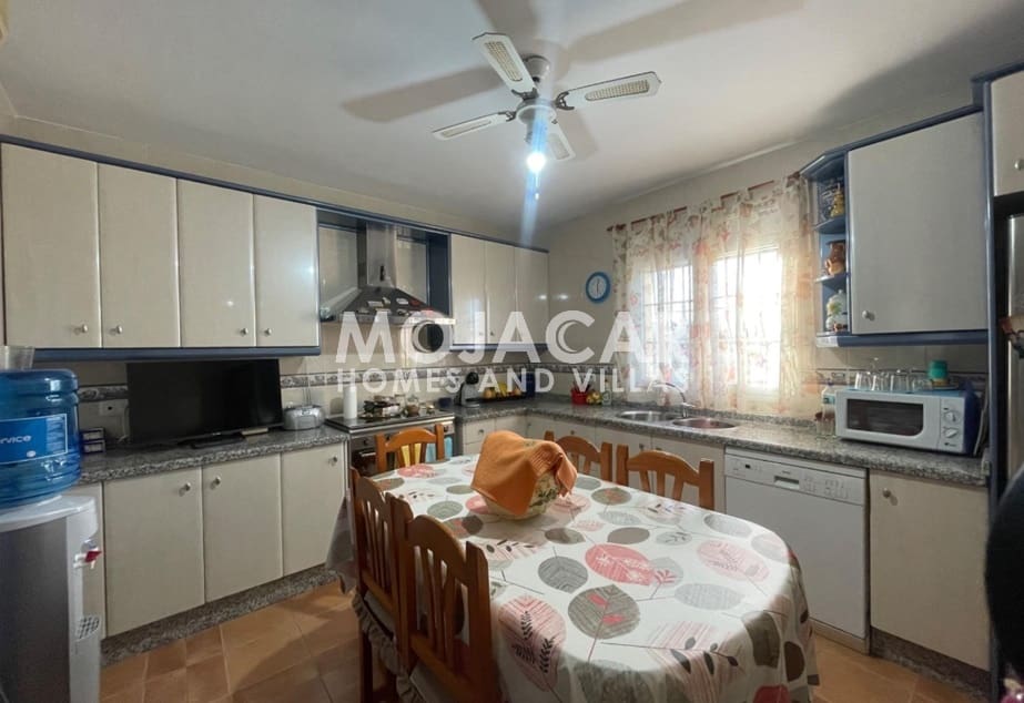 5 bedroom Townhouse for sale in Turre with garage - € 250,000 (Ref: 9972232)
