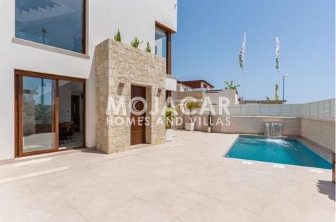 3 soveværelse Villa til salg i Cala Marqués, Vera med swimmingpool garage - € 459.000 (Ref: 9972780)
