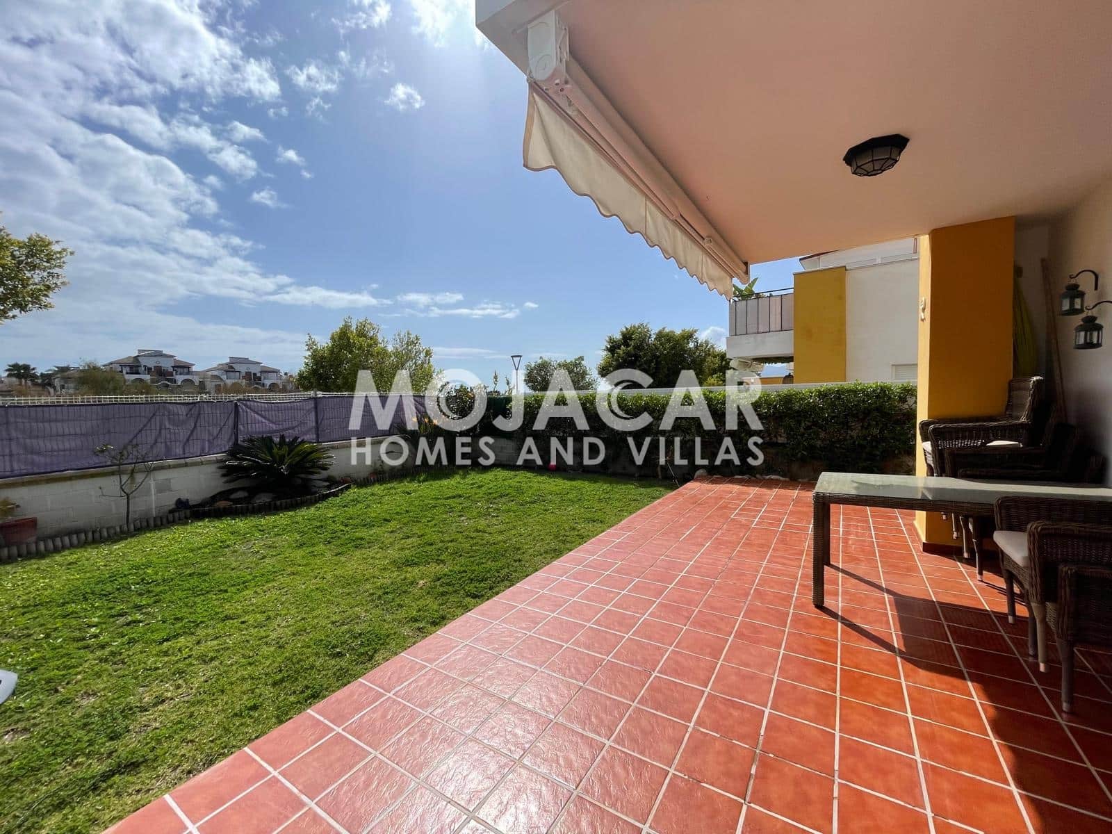 3 soverom Kjedet enebolig til salgs i Vera med svømmebasseng garasje - € 265 000 (Ref: 9973753)