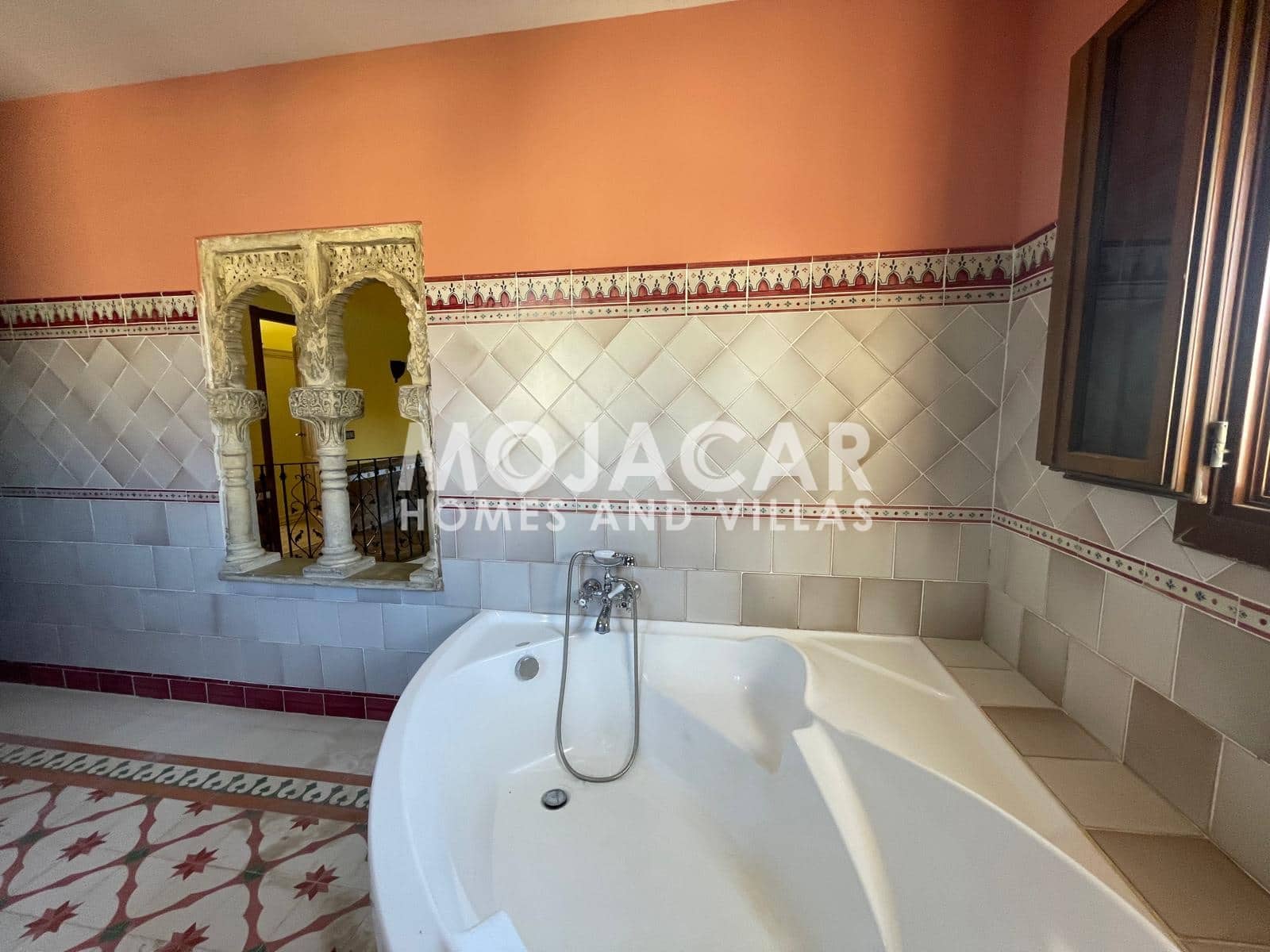5 slaapkamer Villa te koop in Turre met garage - € 370.000 (Ref: 9973763)