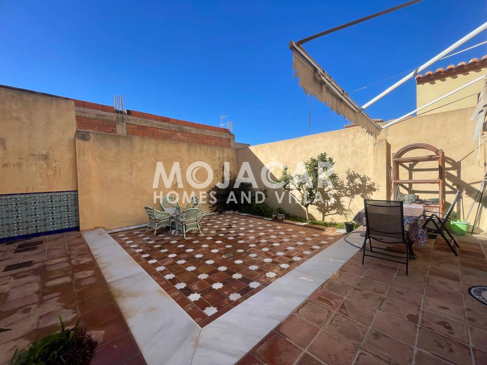 5 slaapkamer Villa te koop in Turre met garage - € 370.000 (Ref: 9973763)