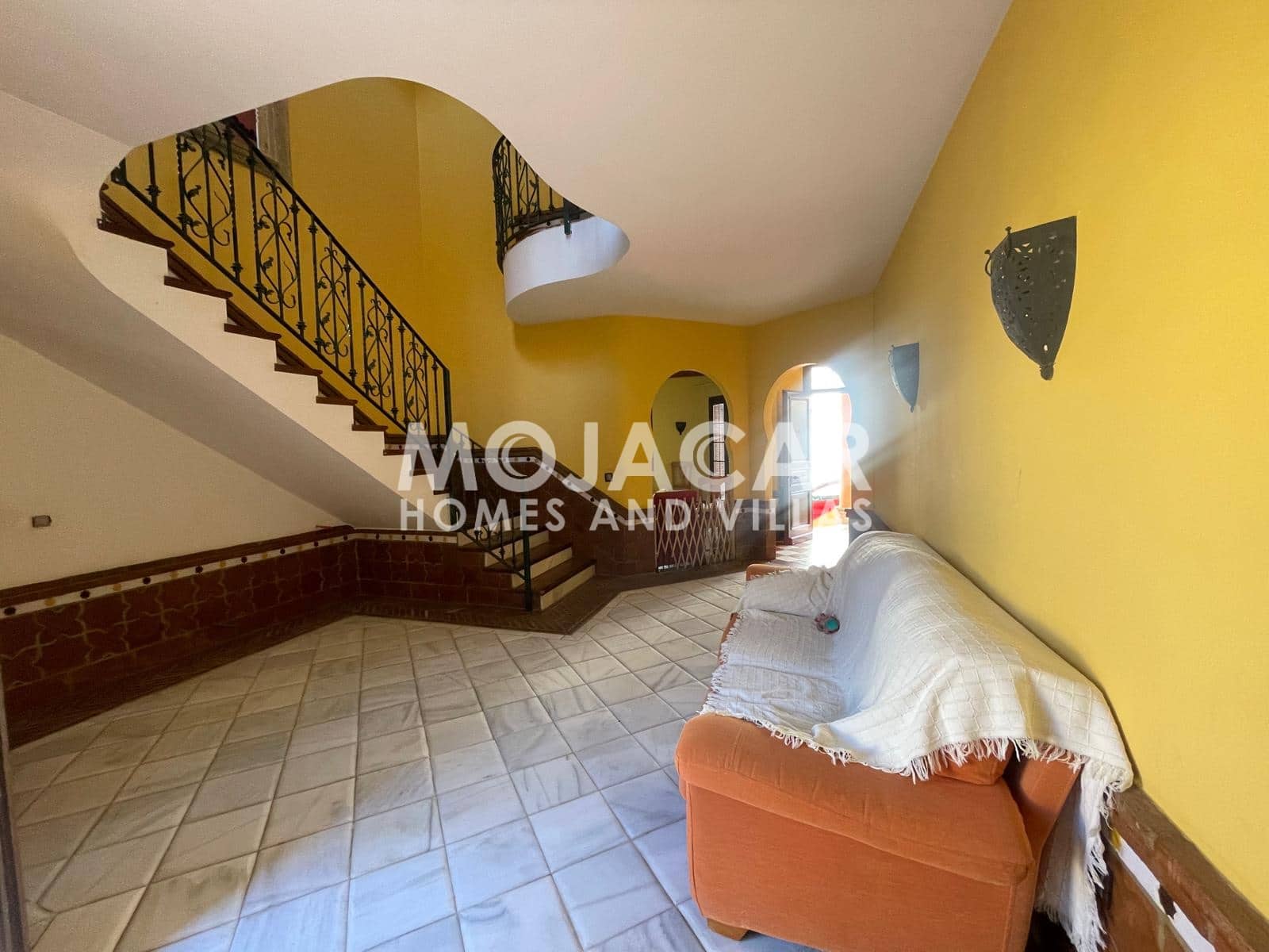 5 slaapkamer Villa te koop in Turre met garage - € 370.000 (Ref: 9973763)