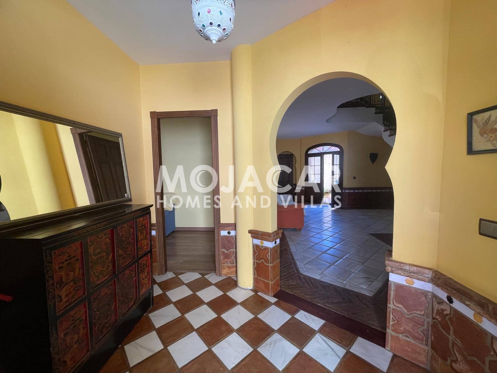 5 slaapkamer Villa te koop in Turre met garage - € 370.000 (Ref: 9973763)