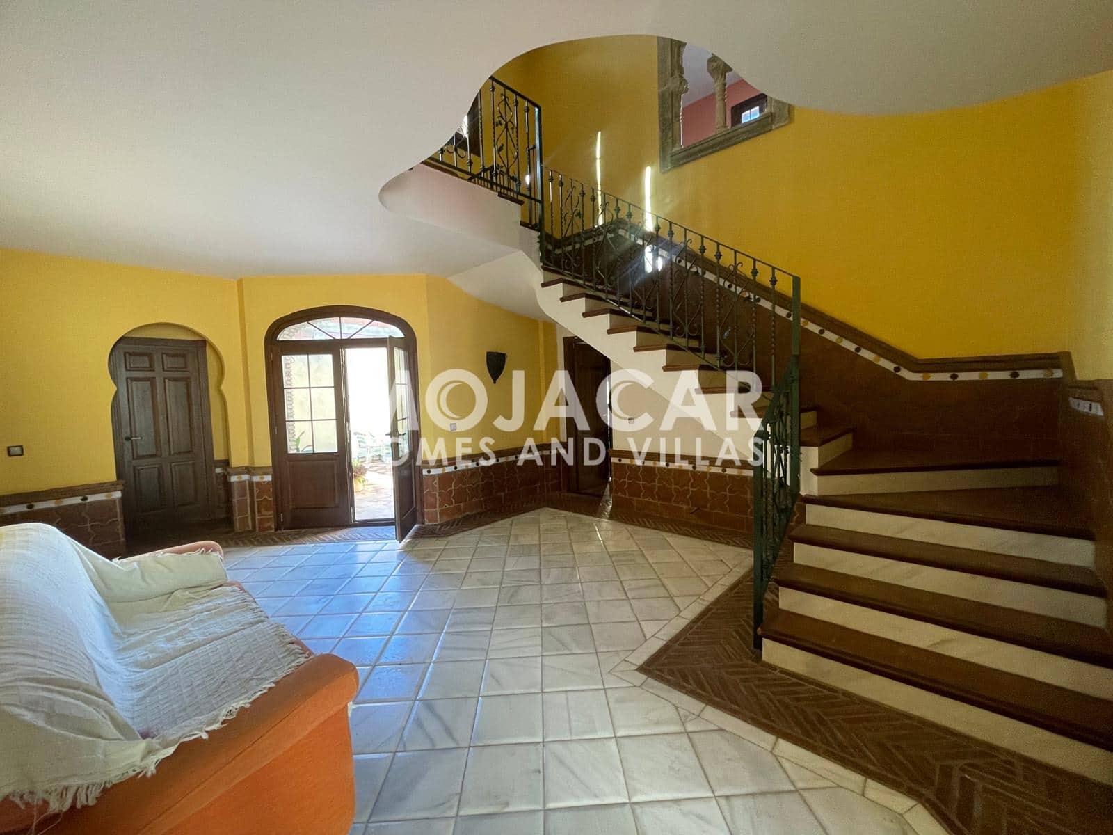 5 slaapkamer Villa te koop in Turre met garage - € 370.000 (Ref: 9973763)