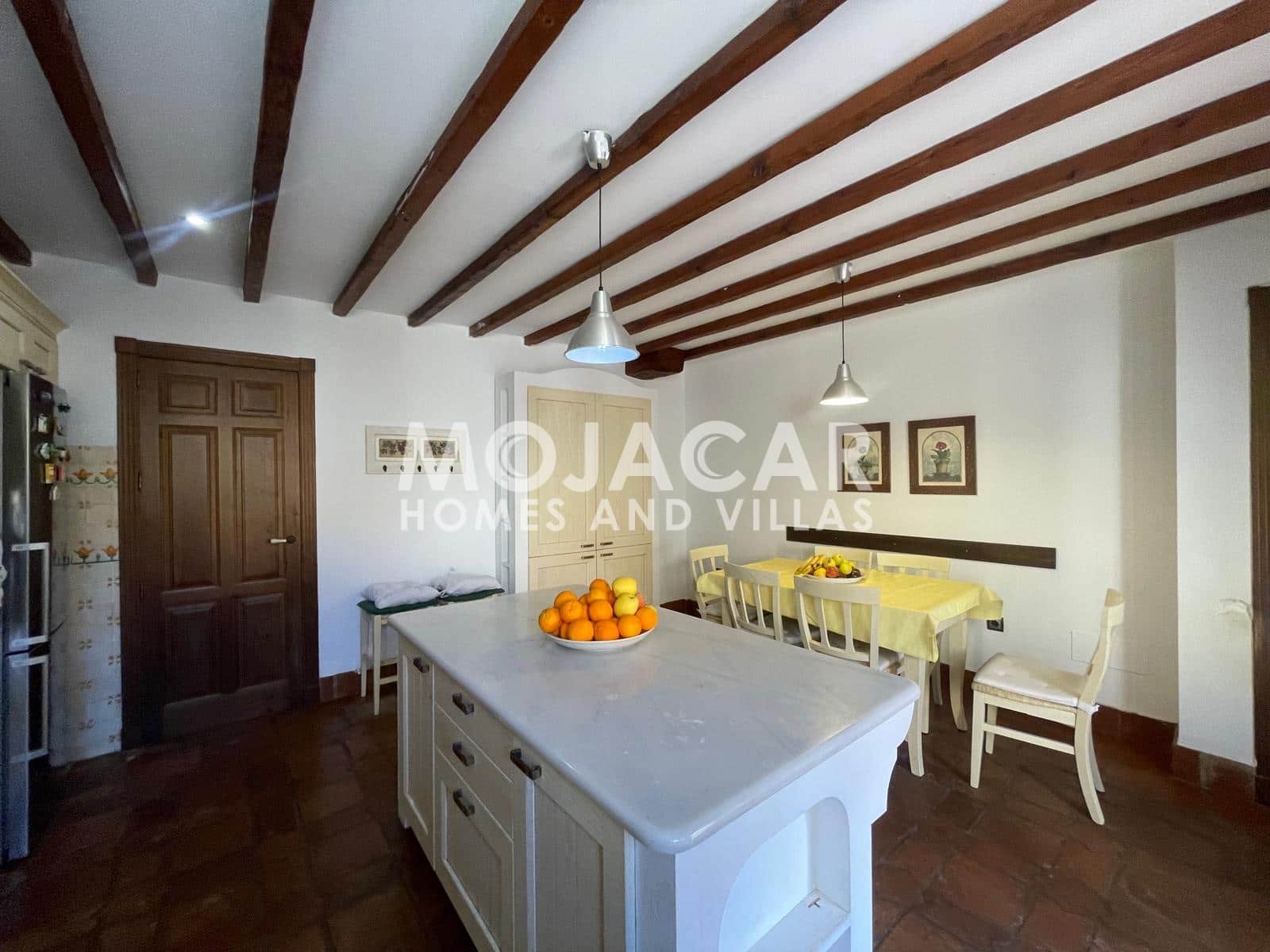 5 slaapkamer Villa te koop in Turre met garage - € 370.000 (Ref: 9973763)