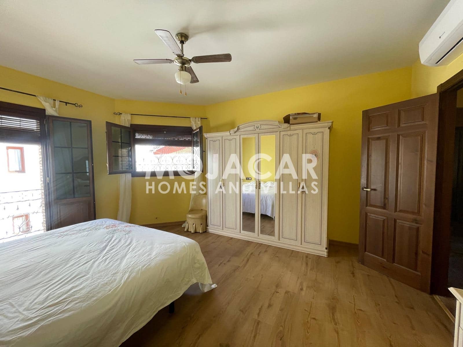 5 slaapkamer Villa te koop in Turre met garage - € 370.000 (Ref: 9973763)