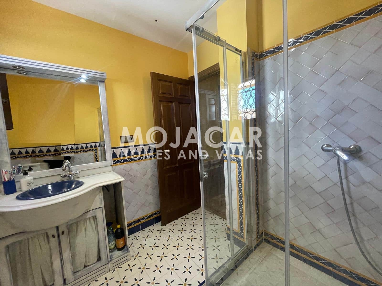 5 slaapkamer Villa te koop in Turre met garage - € 370.000 (Ref: 9973763)