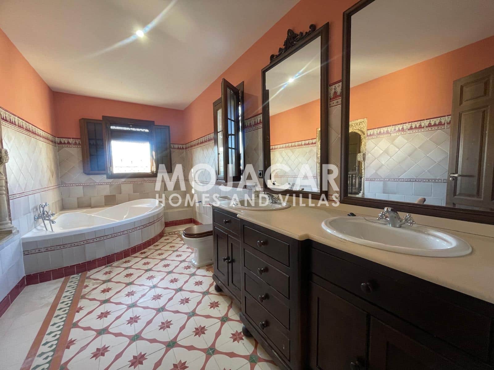 5 slaapkamer Villa te koop in Turre met garage - € 370.000 (Ref: 9973763)