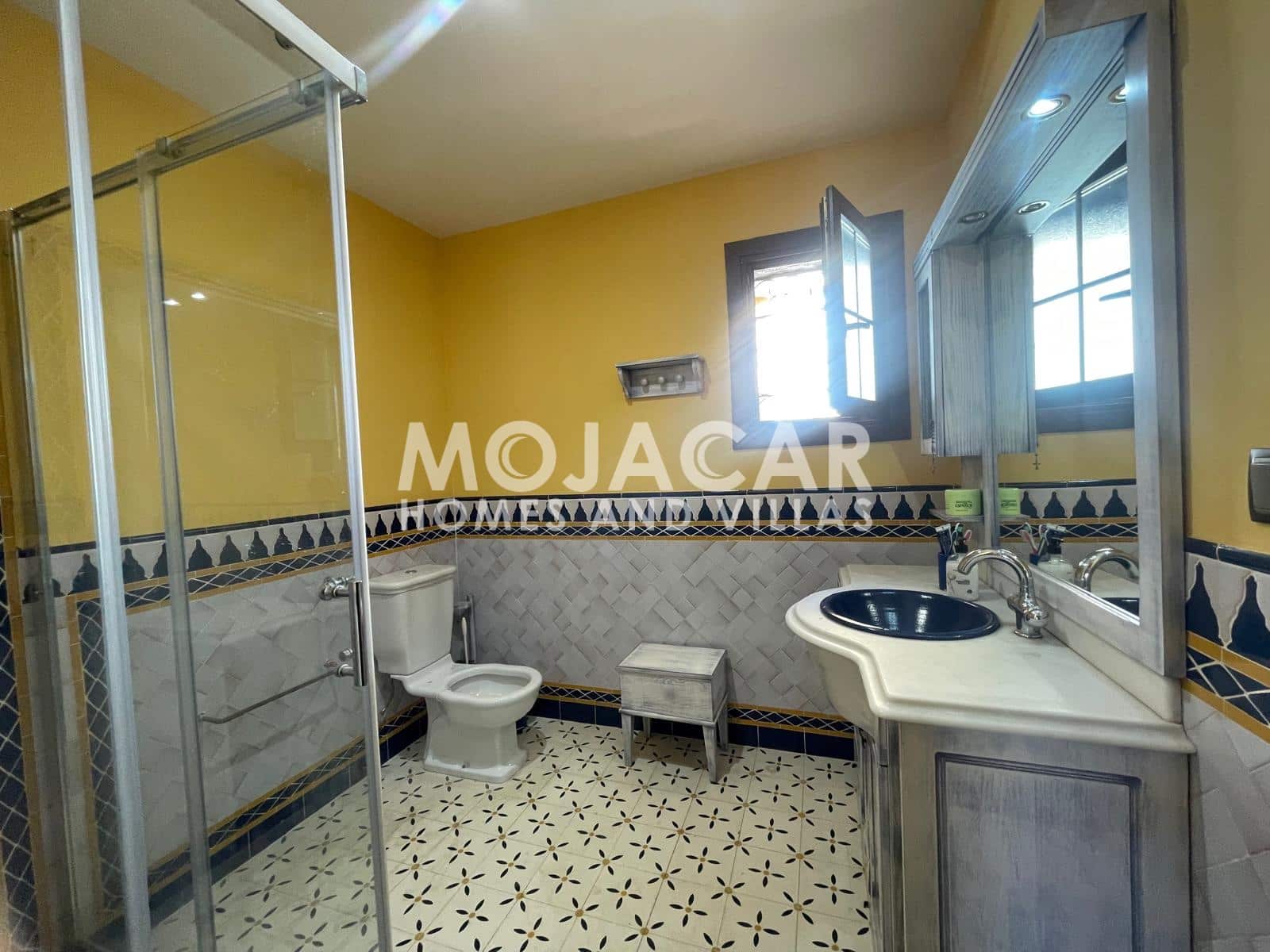 5 slaapkamer Villa te koop in Turre met garage - € 370.000 (Ref: 9973763)