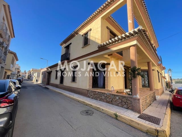 5 slaapkamer Villa te koop in Turre met garage - € 370.000 (Ref: 9973763)