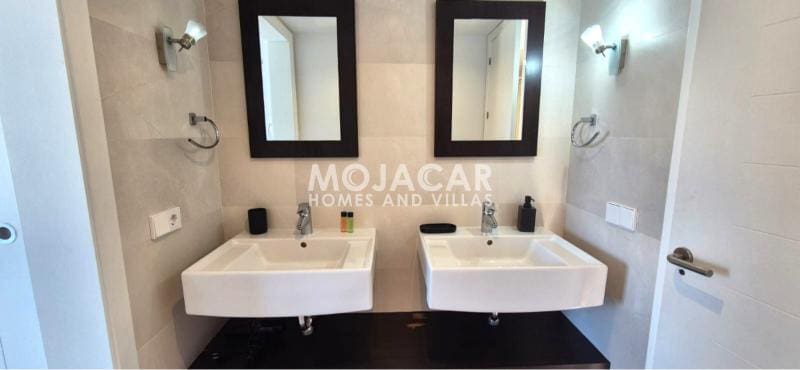 2 Zimmer Strandapartment zu verkaufen in Mojacar mit Pool Garage - 325.000 € (Ref: 9973788)