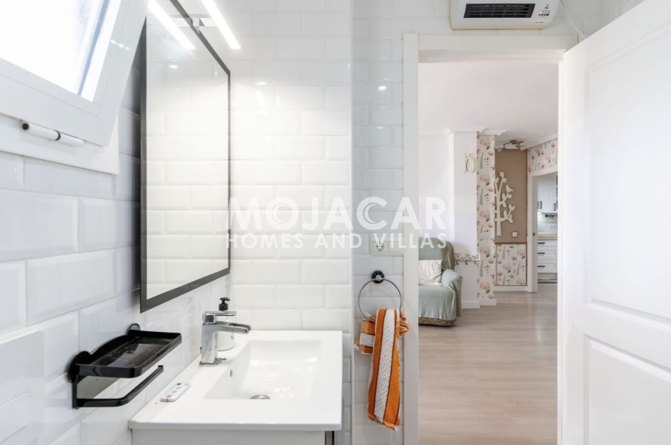 2 bedroom Beach Apartment for sale in Vera with pool garage - € 199,000 (Ref: 9973883)