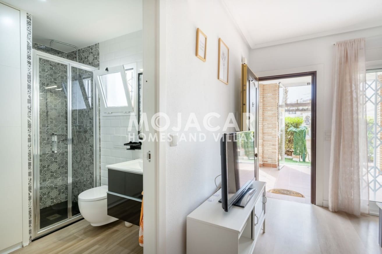 2 bedroom Beach Apartment for sale in Vera with pool garage - € 199,000 (Ref: 9973883)