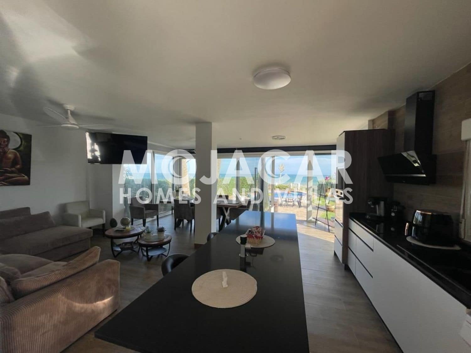 5 bedroom Villa for sale in Vera with pool garage - € 1,100,000 (Ref: 9973953)