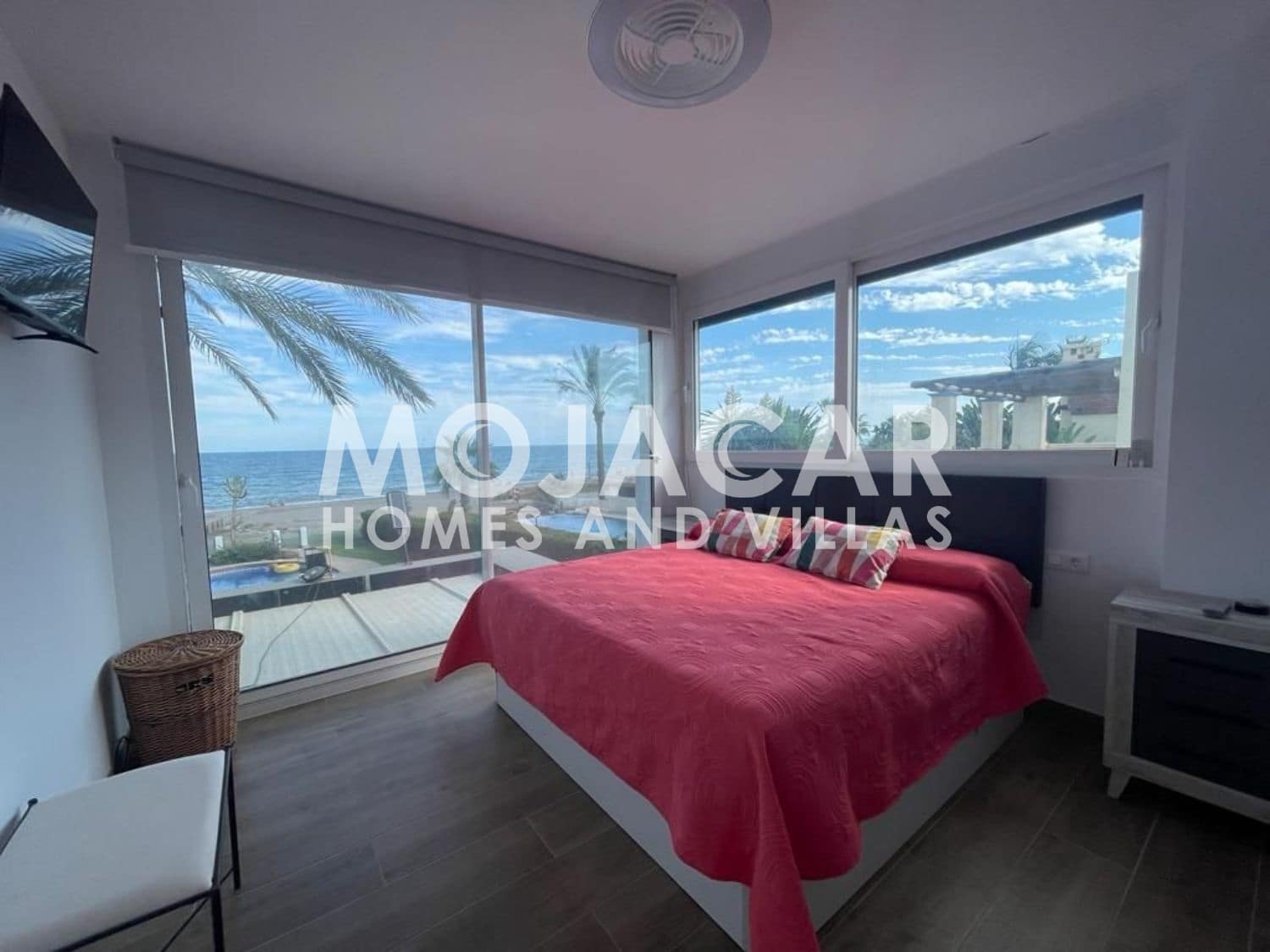 5 bedroom Villa for sale in Vera with pool garage - € 1,100,000 (Ref: 9973953)