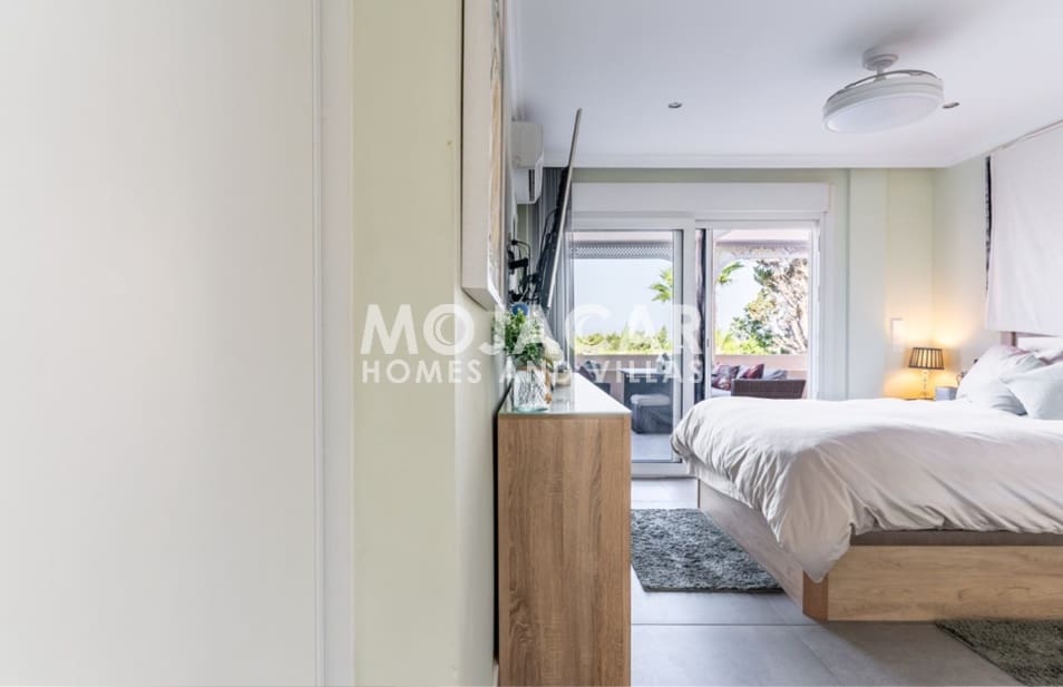 5 bedroom Villa for sale in Garrucha with pool garage - € 999,995 (Ref: 9978051)